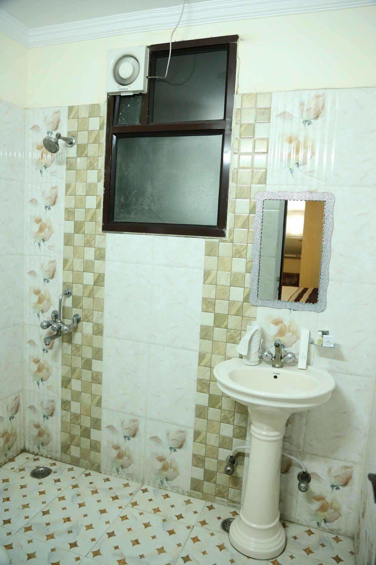 Treebo Green View, Noida Indirapuram Экстерьер фото